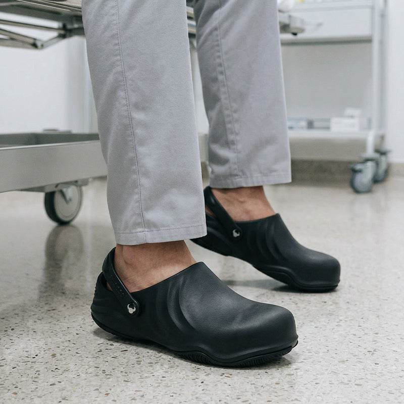Magnus Black Clogs 